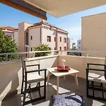 Apartment Modern With Terrace 4 Min Walk To The *