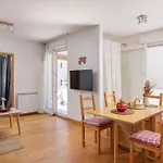 Modern With Terrace 4 Min Walk To The Apartment *