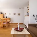 Modern With Terrace 4 Min Walk To The