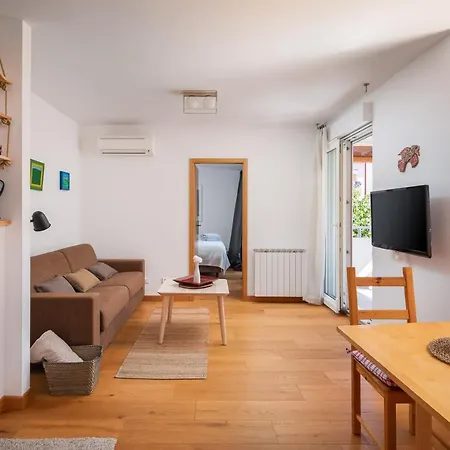Modern With Terrace 4 Min Walk To The Apartamento Split