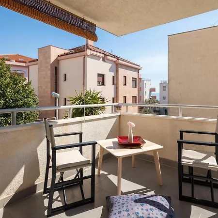 Apartment Modern With Terrace 4 Min Walk To The *