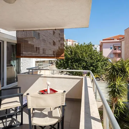 Modern With Terrace 4 Min Walk To The Апартаменти Спліт