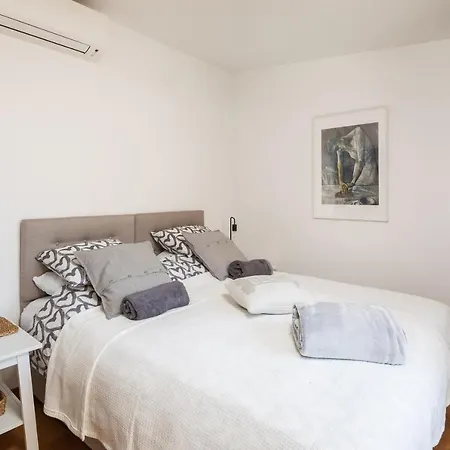 Modern With Terrace 4 Min Walk To The * Split