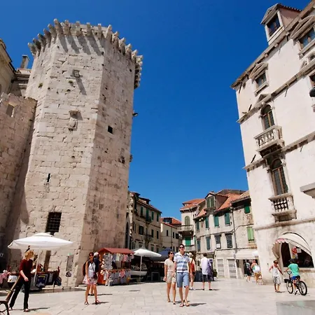 Modern With Terrace 4 Min Walk To The Apartmán Split