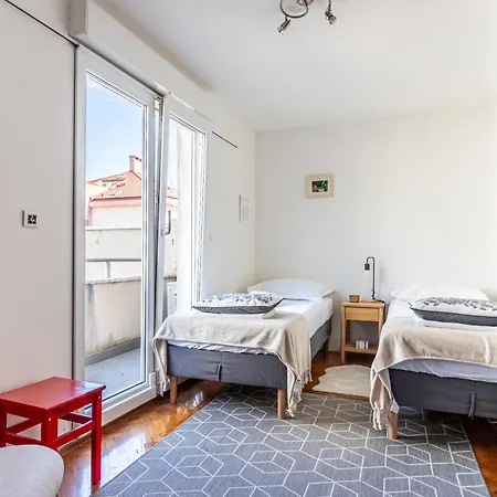 Modern With Terrace 4 Min Walk To The Split