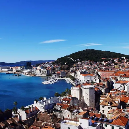 Modern With Terrace 4 Min Walk To The Apartmán Split