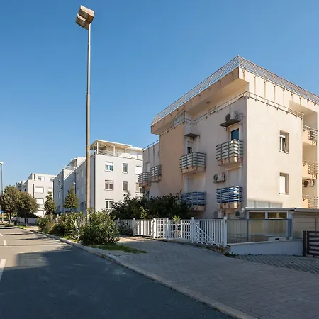 Modern With Terrace 4 Min Walk To The Appartement