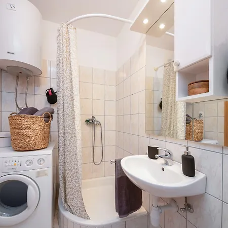 Modern With Terrace 4 Min Walk To The Apartmán *