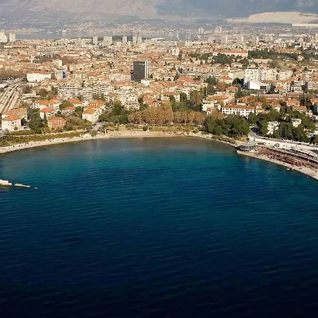 Modern With Terrace 4 Min Walk To The Split