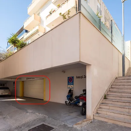 Modern With Terrace 4 Min Walk To The Apartment *